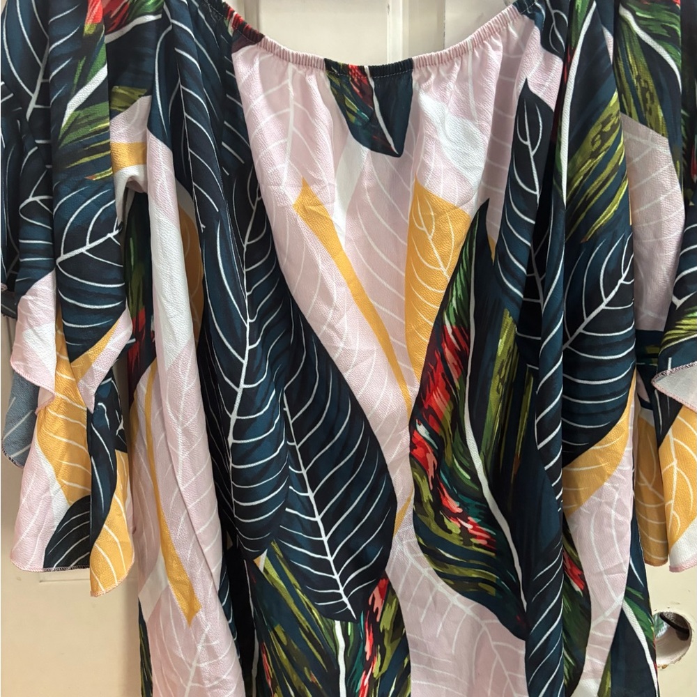 Tropical Leaf Print Off-Shoulder Blouse - Picture 5 of 5